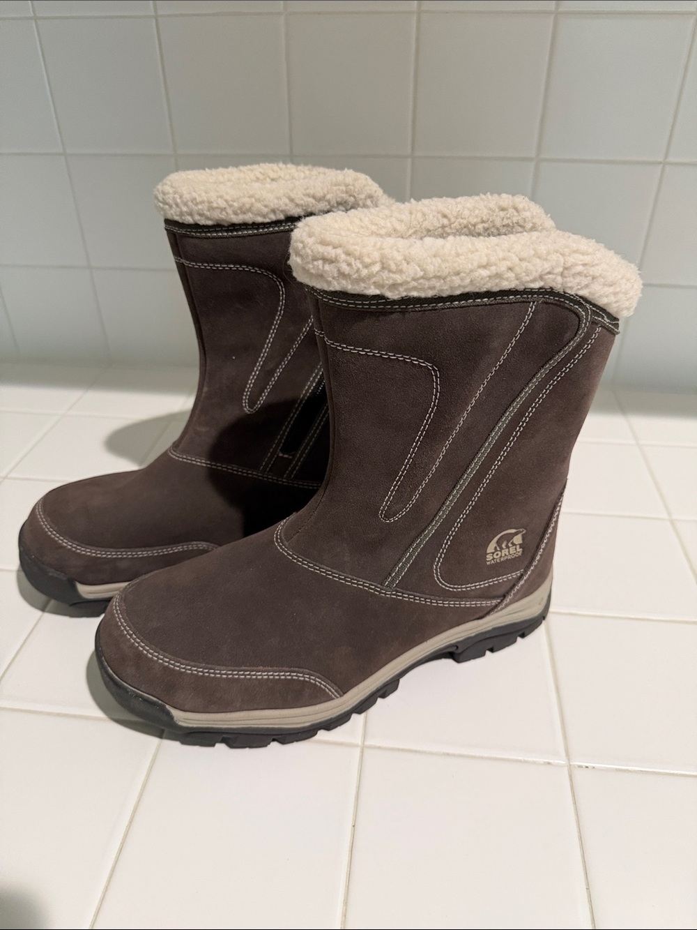 NWOT Sorel Brown Sherpa-Lined Waterproof Winter Boots